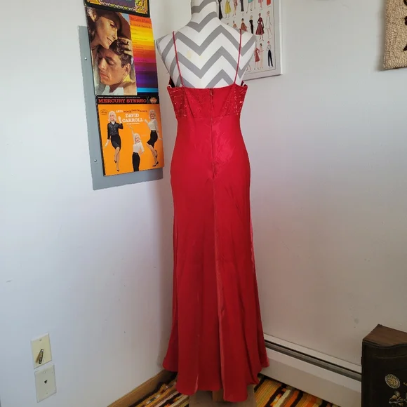 open lace back dress Ladivine CH180 main image 1